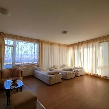 Seasons 2 Hotel *