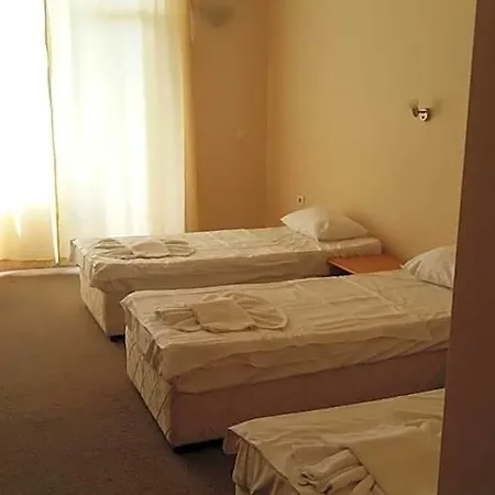 Seasons 2 Hotel *